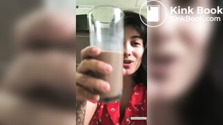 Cute Girl Shitting - video 5
