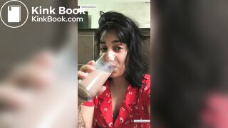 Cute Girl Shitting - video 5