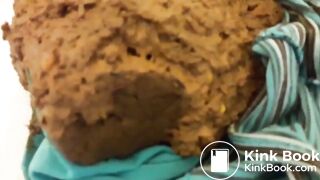 Leak in a large amount of poop panties