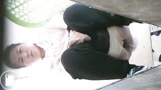 Girl Chinese piss pooping toilet.LLT-022