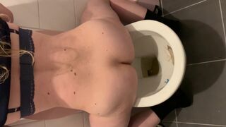 Sexy girl toilet Poop 49