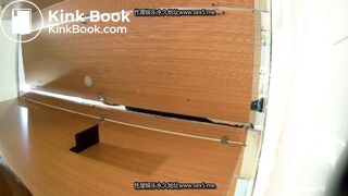 Girls asian pooping piss toilet.MML_014