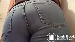 Big Jeans poop