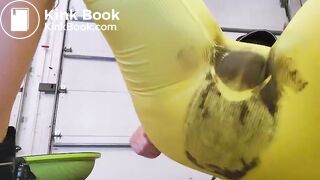 Hot girl poops her gym shorts