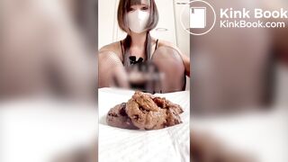 japan Young girl poop selfie 3