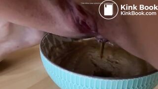 Cake preparation shitting