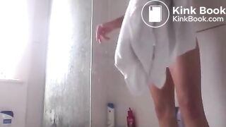 Hot British guy taking a dump and cumming