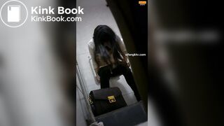 Girl Chinese pooping pis toilet.DJJ_04