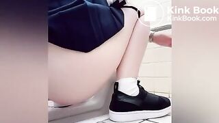 Korean cute girl poop - video 2