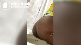 Ebony YouTuber poop again