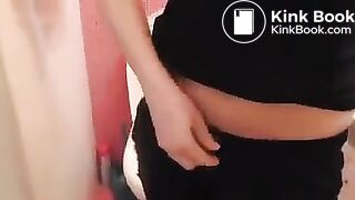 Girl poop 2 - video 3