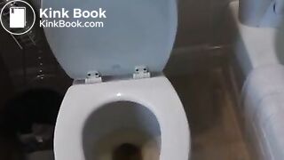 Blonde Pooper