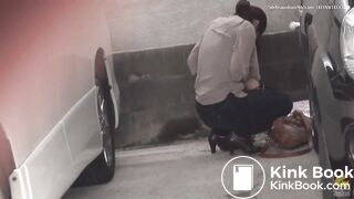 Jaoanese girl diarrhea and wipes with paper cup [PM105]