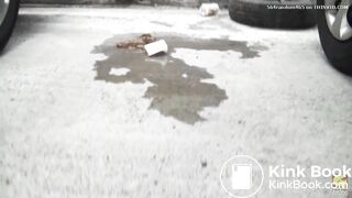 Jaoanese girl diarrhea and wipes with paper cup [PM105]