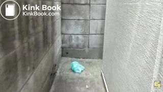 Desperate woman shit knowing she got no paper [PM105]