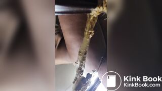 uni ella makes a mess