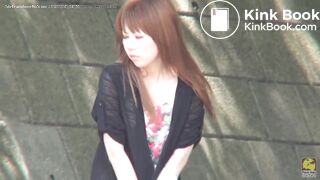 Woman wipes with tea bags when she has no paper [PM105]