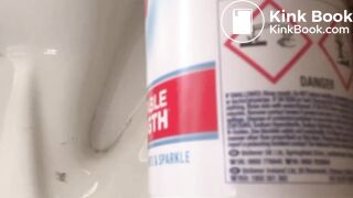 Woman desperate big dump