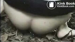 Voyeur sees slim beauty pooping in the park (3)