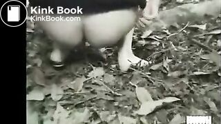 Voyeur sees slim beauty pooping in the park (3)