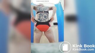 Toilet spy shit
