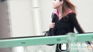 Woman with no paper uses garbage to wipe pussy [PM105]