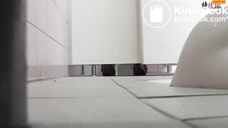 Girl Chinese pooping pis toilet.Y07