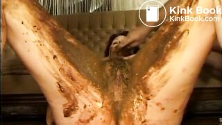 This amateur likes scato and uro