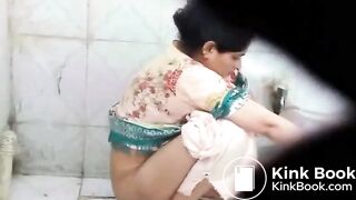 Desi aunty shitting HD clear view hidden recorded