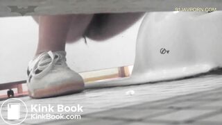 japanese girl poop 3