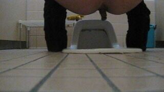 japanese toilet poop - video 27