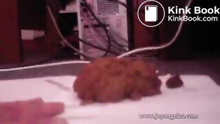 Girl Pooping - video 122