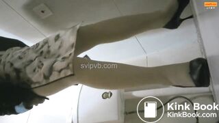 Girl Chinese pooping pis toilet.T08 - video 2