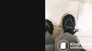 chinese selfie poop 22