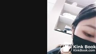 chinese selfie poop 22