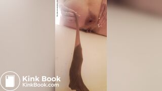 milf shits in her pantyhose