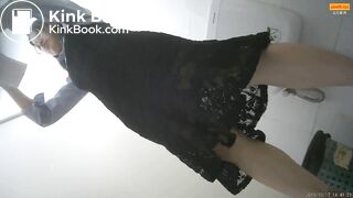 Girl Chinese pooping pi4 toilet.XXK_05