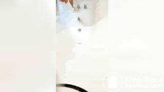 bathtube shit on feet