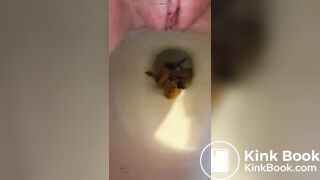 Girl Pooping 2 - video 2