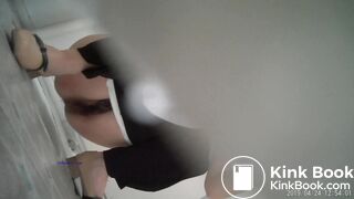 girl in glasses poop