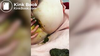 girl making out with her girlfriend turd