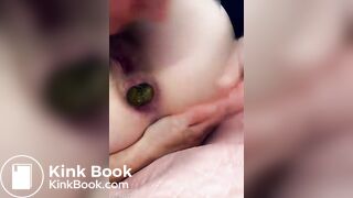 girl making out with her girlfriend turd