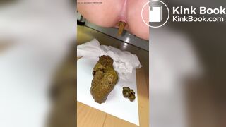 Close-up amateur scat video 8