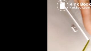 Sur sa gueule et dans sa bouche