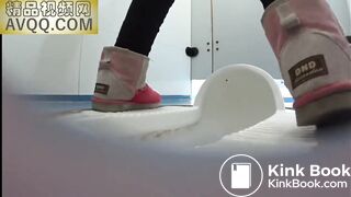 China's girl poop.MT_012