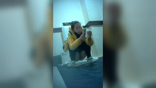 Asia girl toilet scat 01