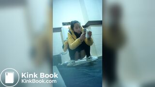 Asia girl toilet scat 01