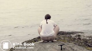 SHITTING IN COMMERCIAL (INEDIT)