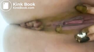 Fingering shitty asshole