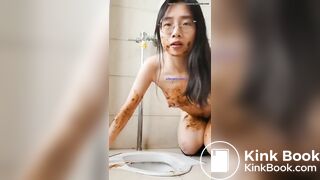 asian teen public toilet